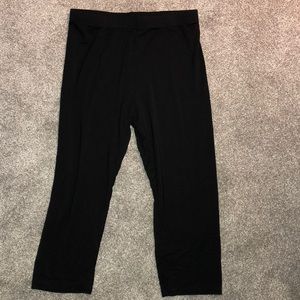 black capris